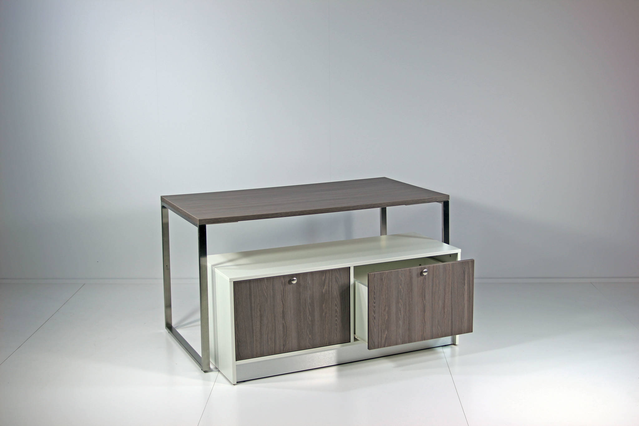 Salgsborde / oplægsborde - kombinere det store bord med lager / depot møblet.
