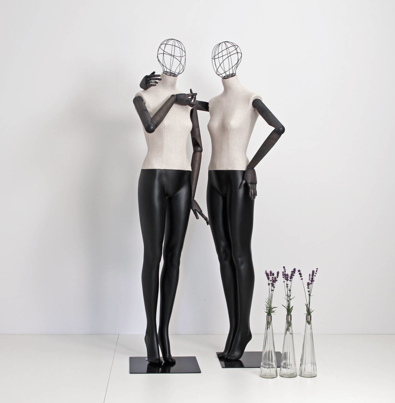 Articulated mannequins with wireheads