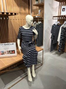 Siddende design mannequin i str. 38